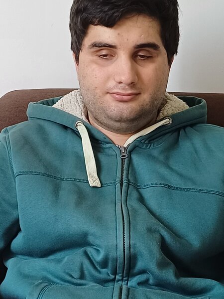 Barbat 22 ani, ador saruturile frantuzesti pasionale. Prietena cu beneficii